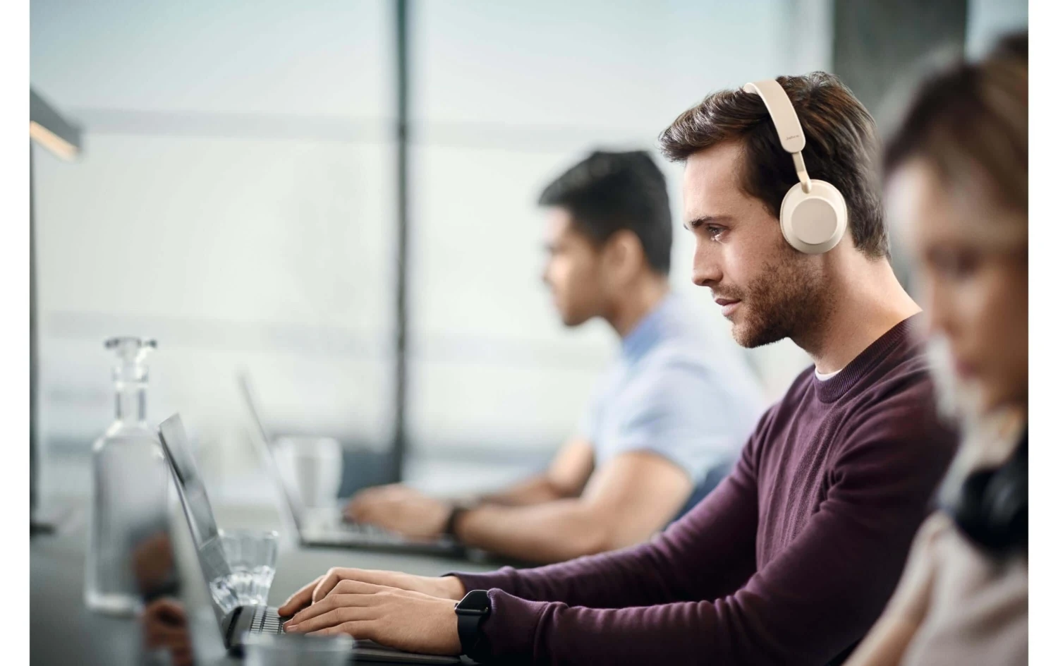 Jabra Headset Evolve2 65 Duo UC Beige, USB-A - Telefon Headsets 2 Jabra Headset Evolve2 65 Duo UC Beige, USB-A - Telefon Headsets – Bild 2